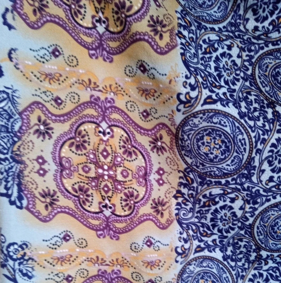 Dynamite boho top with drape neckline  flutter sleeves and slant hem with tie - Picture 5 of 7